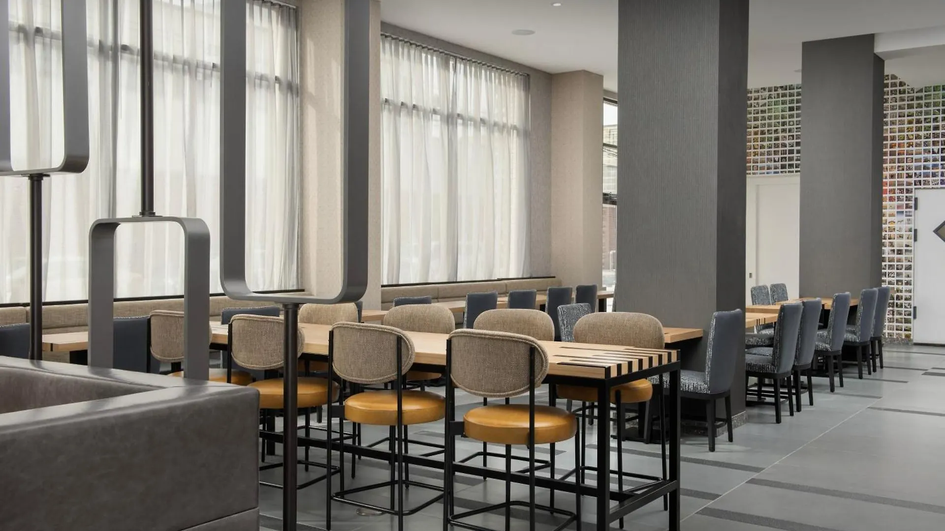 Springhill Suites By Marriott New York Queens 3*,  美国