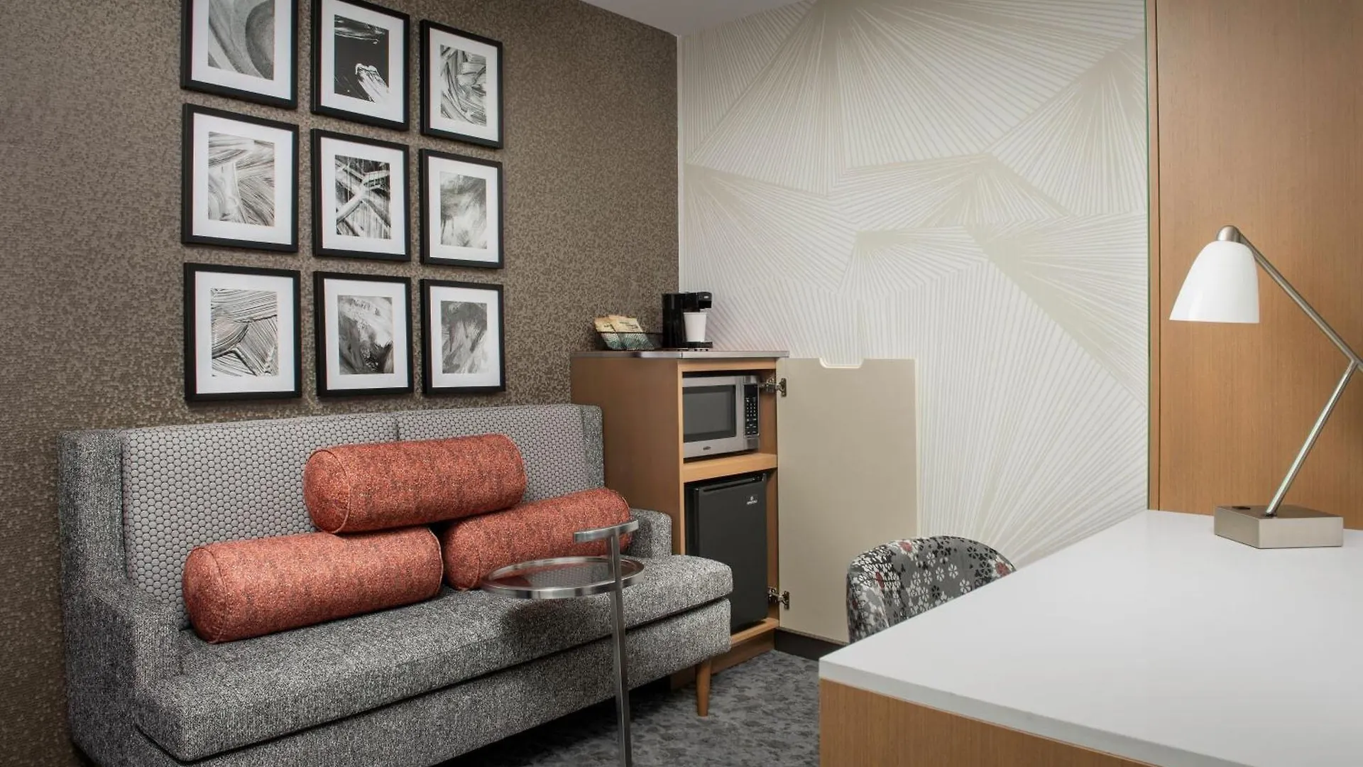 *** Hotel Springhill Suites By Marriott New York Queens United States